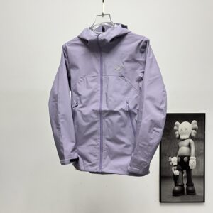 Arc'teryx Women's Waterproof Hardshell Windbreaker, Light Lavender, Gore-Tex® Technology, Lightweight Outdoor Hiking Jacket