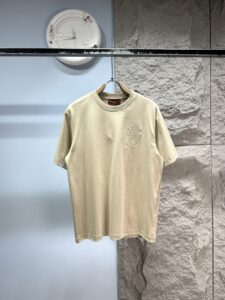 Gucci Unisex Vintage Tone-On-Tone Shield Crest Embroidery Oversized T-Shirt, Khaki, Luxury Daily Casual Short Sleeve Top